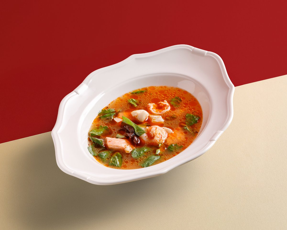 Морской суп с палтусом и лососем